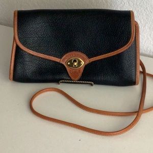 DOONEY & BURKE  POCHETTE BLACK LEATHER CROSSBODY